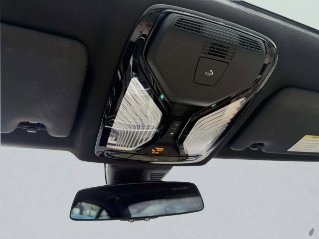 Used 2023 BMW 330i xDrive Sedan w/ Driving Assistance Package image 31