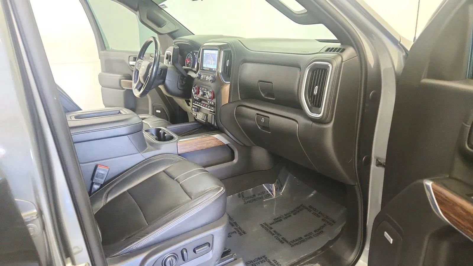 Used 2021 Chevrolet Silverado 1500 High Country w/ Technology Package AWD/4WD image 28