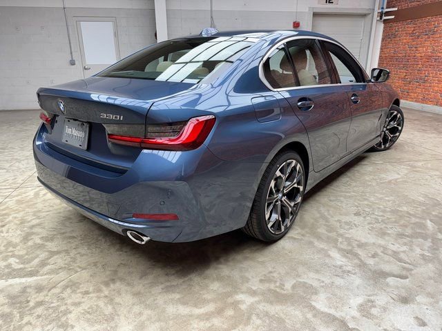 Used 2026 BMW 330i xDrive Sedan AWD/4WD image 5