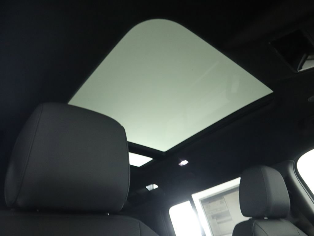 New 2026 Land Rover Defender 110 S image 18