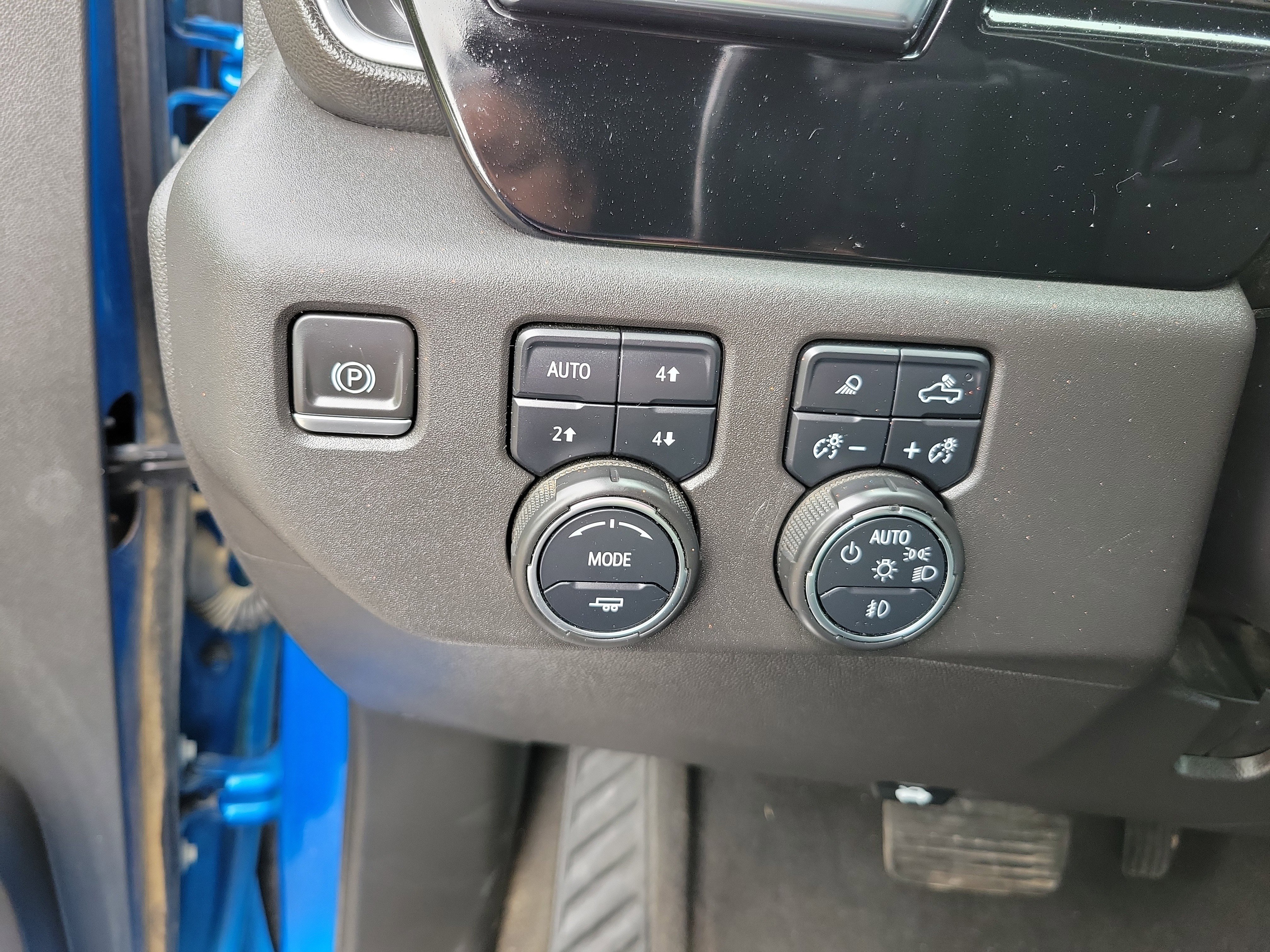 Used 2022 Chevrolet Silverado 1500 LT Trail Boss w/ LT Trail Boss Premium Package image 17