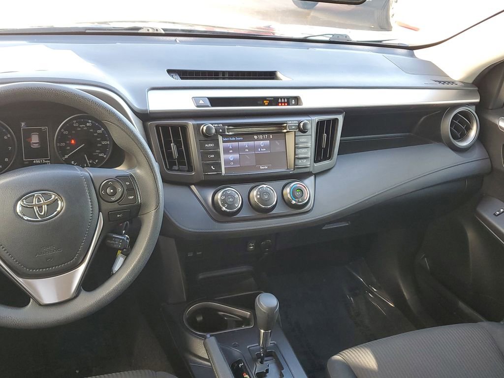 Used 2017 Toyota RAV4 LE image 19