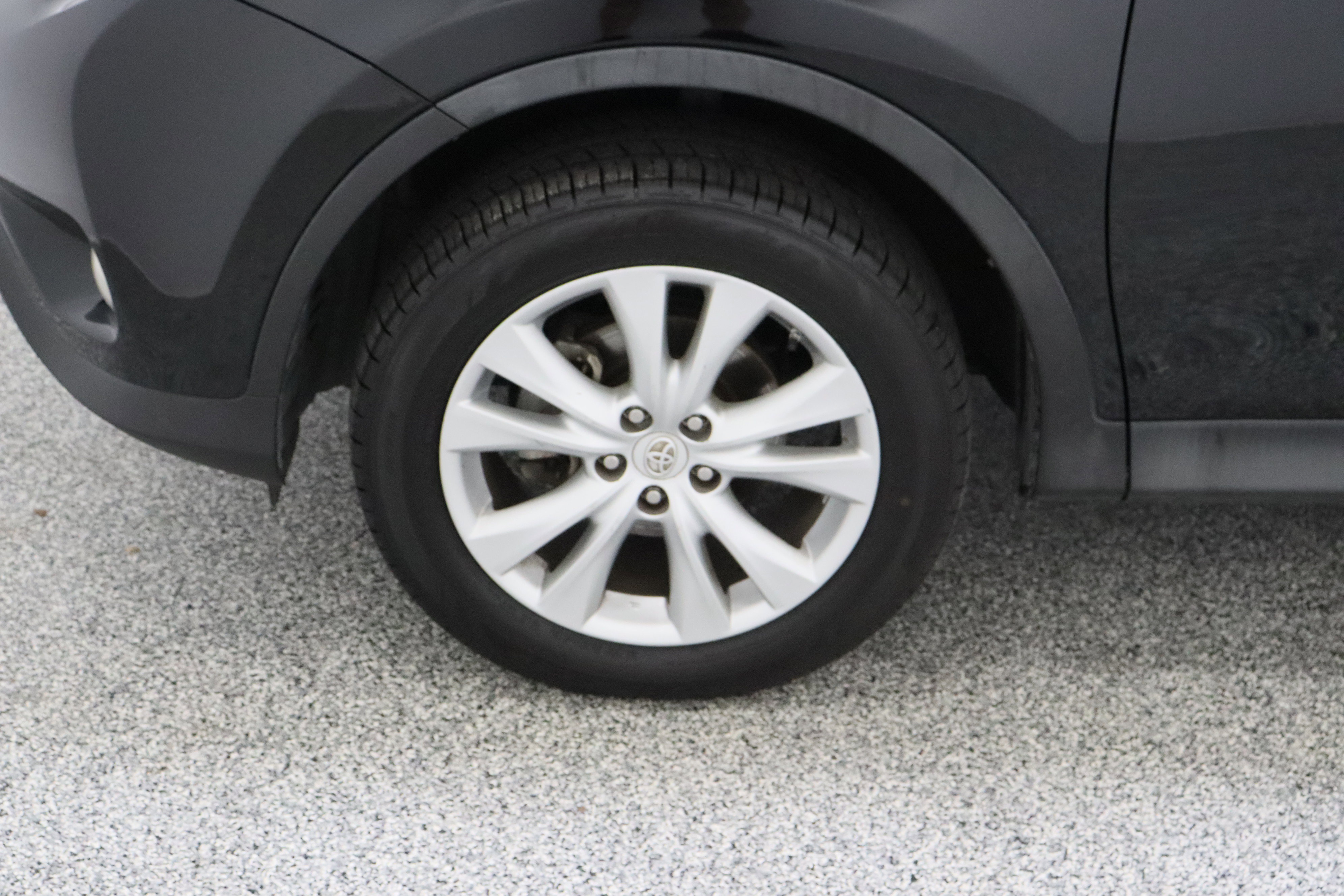 Used 2015 Toyota RAV4 Limited w/ Technology Package FWD image 11
