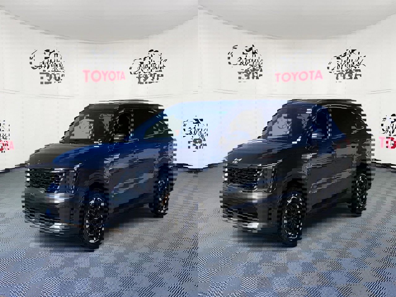 Used 2024 Kia Sorento S image 2