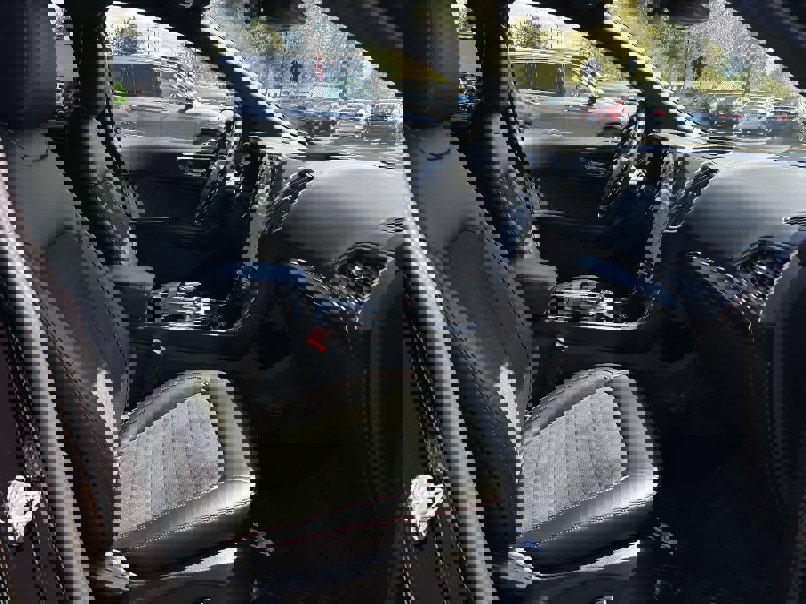 Used 2022 Ford Edge ST-Line AWD/4WD image 5