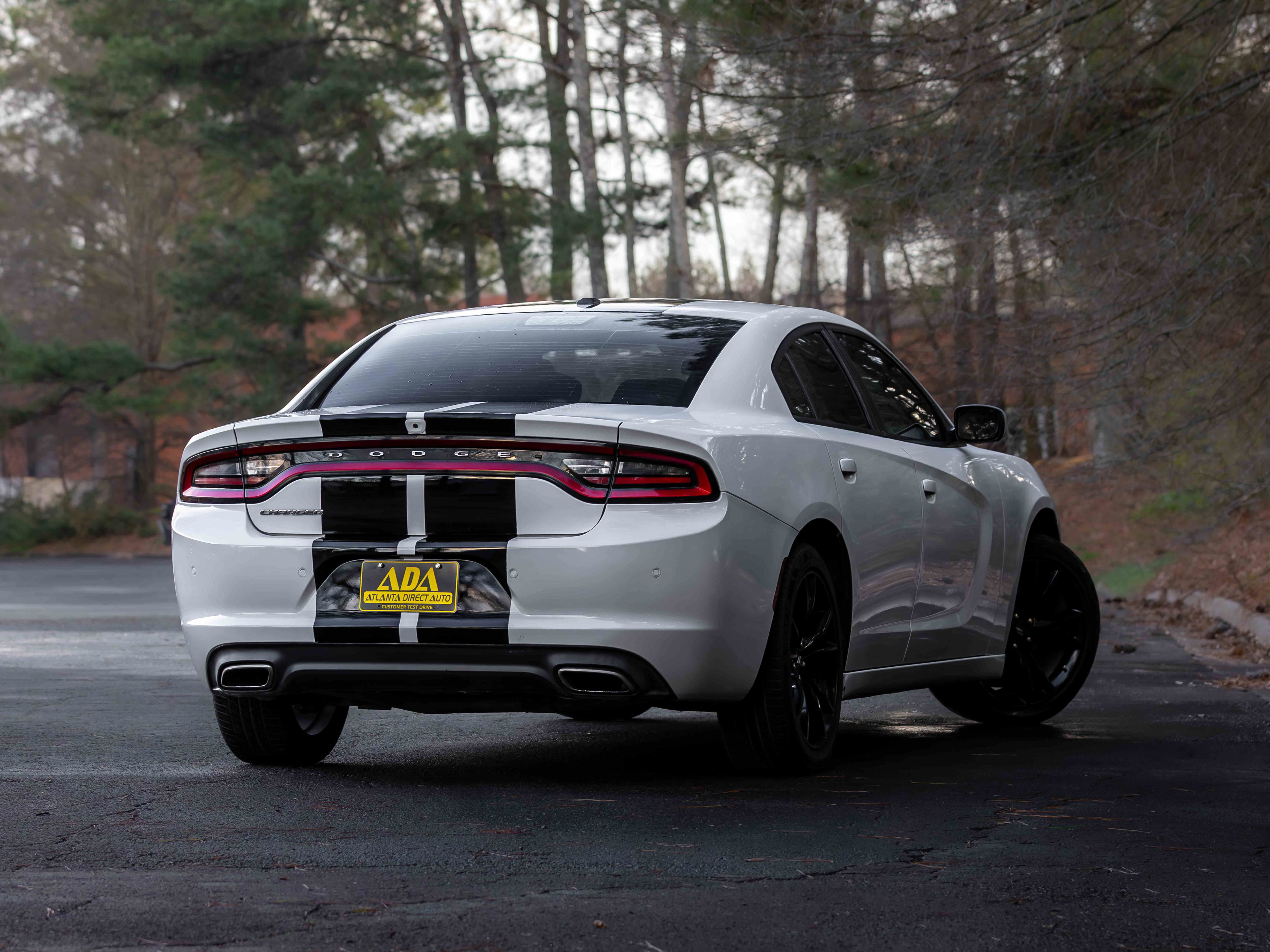 Used 2019 Dodge Charger SXT w/ Leather Interior Group image 4