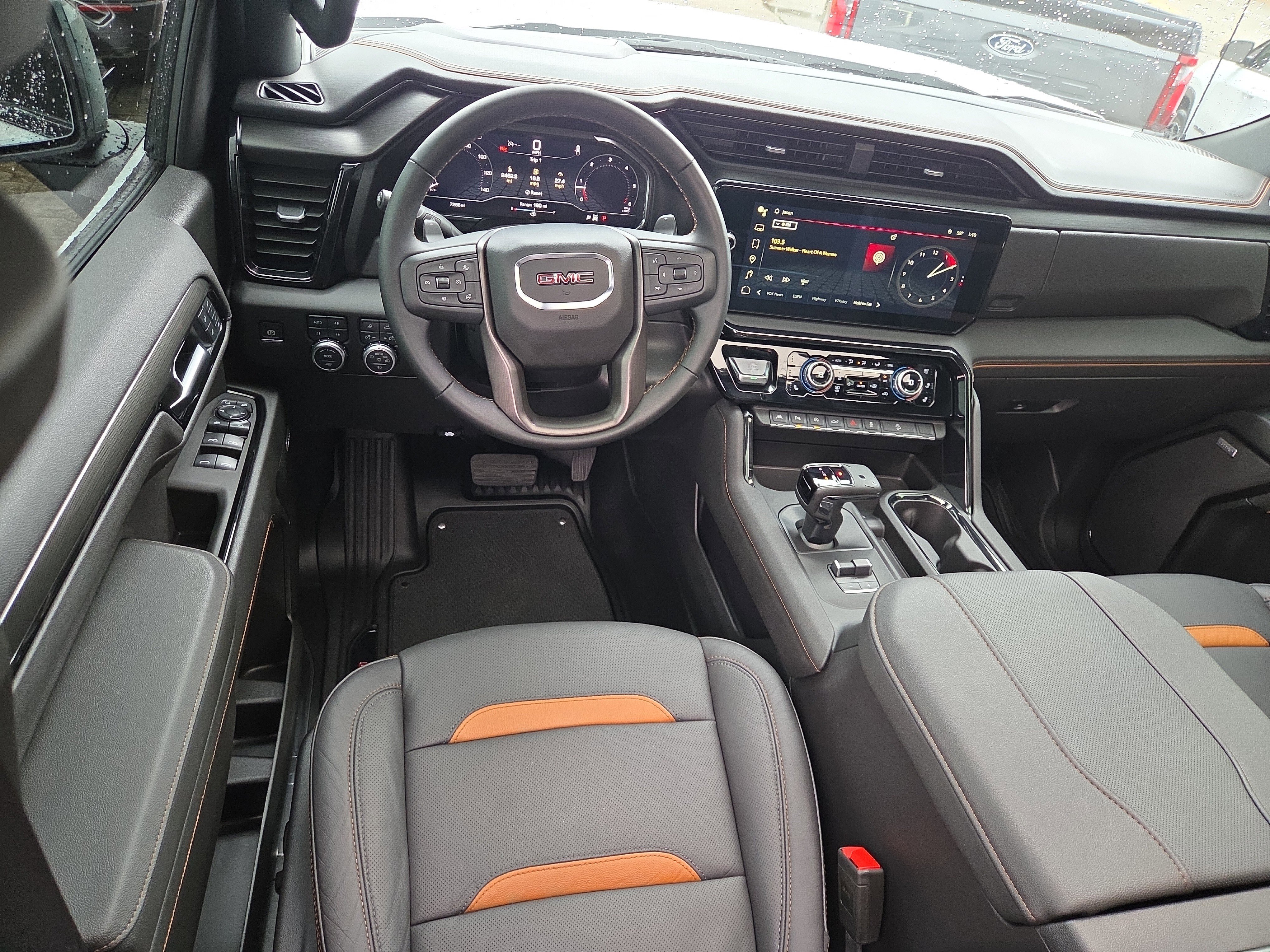Used 2025 GMC Sierra 1500 AT4 w/ AT4 Premium Package AWD/4WD image 8