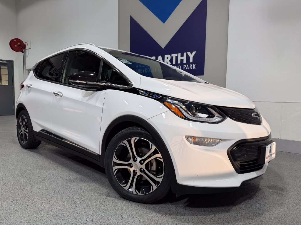 Used 2021 Chevrolet Bolt Premier w/ Infotainment Package FWD image 2