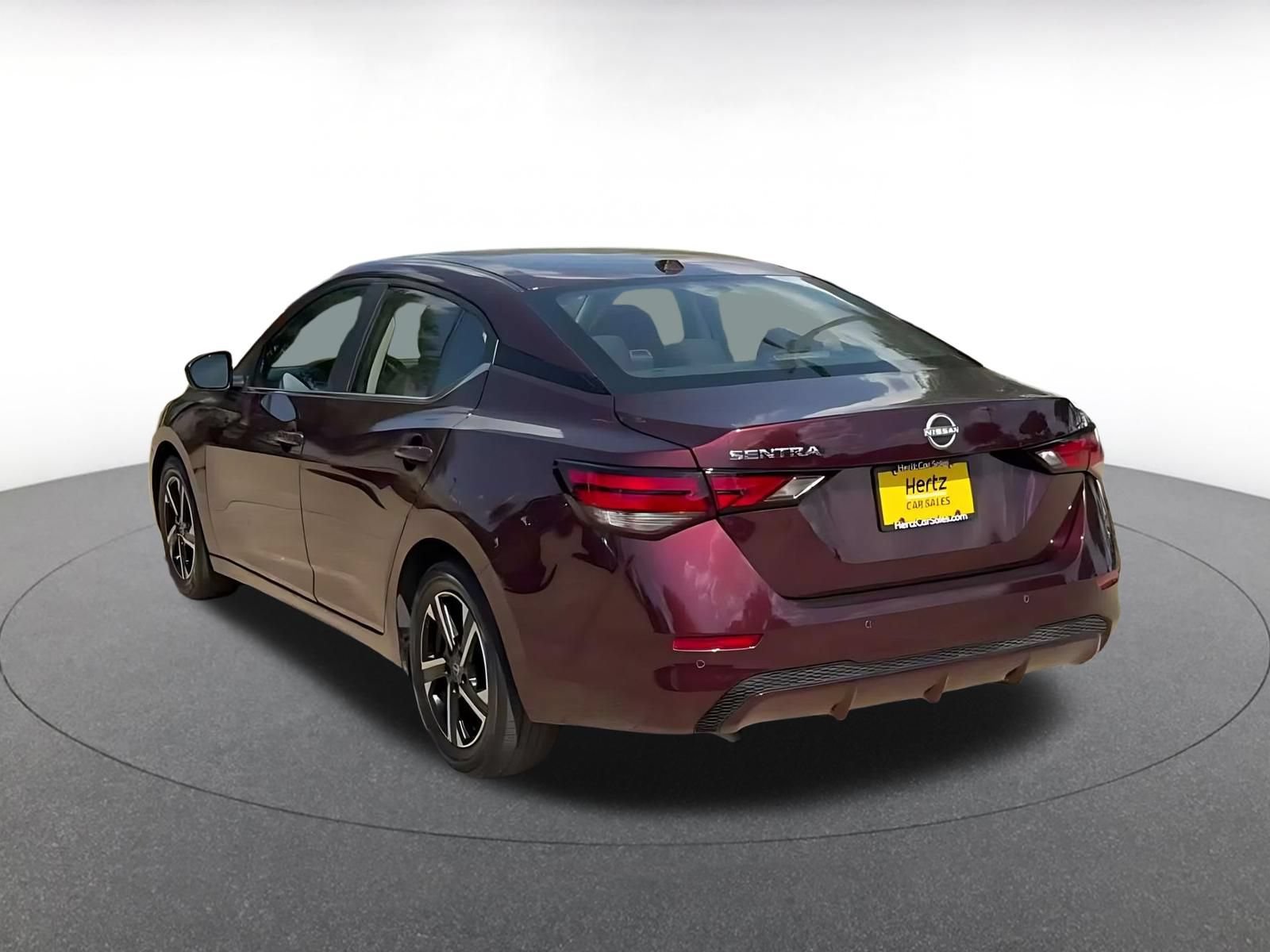 Used 2025 Nissan Sentra SV FWD image 10