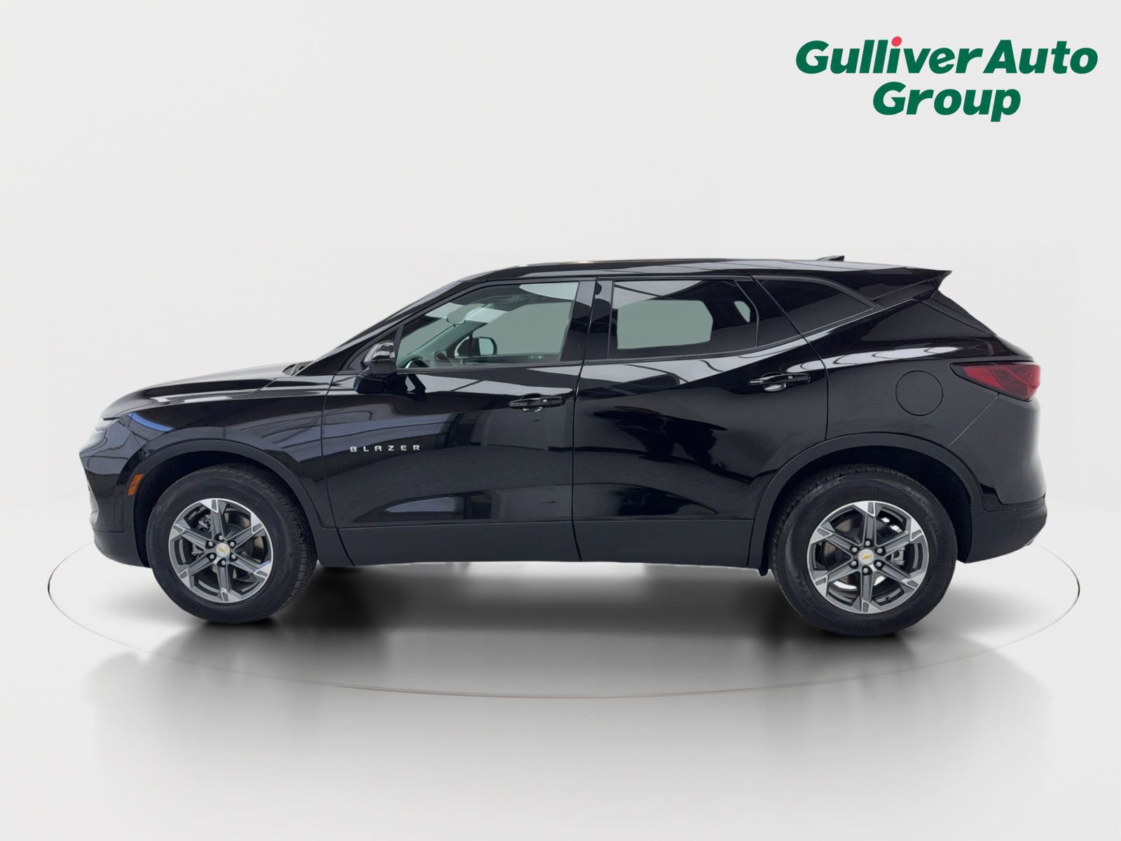 Used 2025 Chevrolet Blazer LT image 3