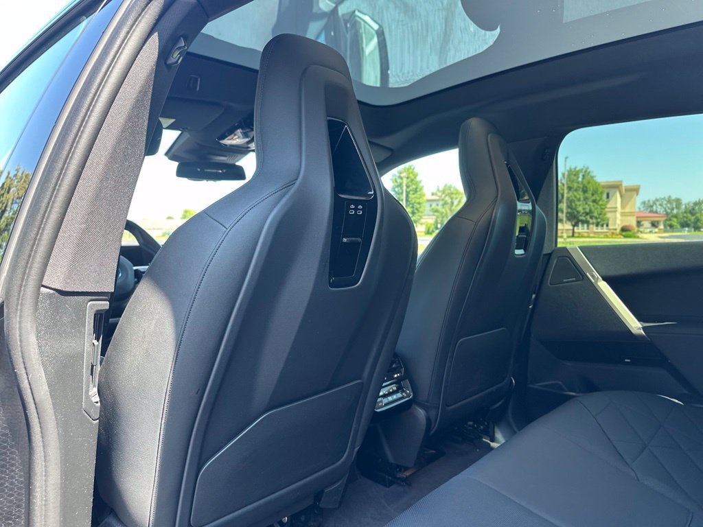 Used 2022 BMW iX xDrive50 w/ Sport Package AWD/4WD image 27
