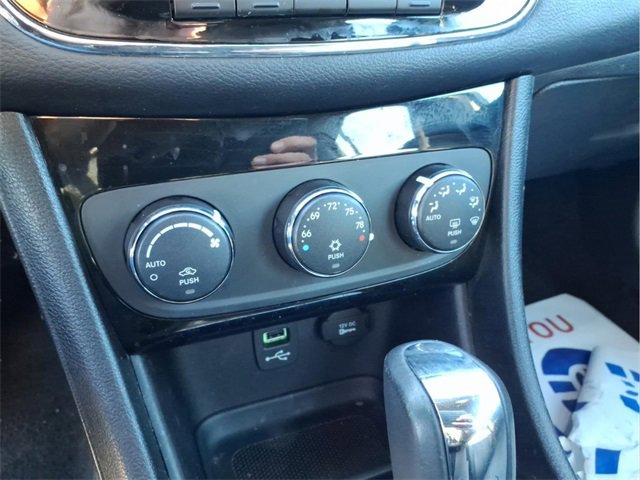 Used 2013 Chrysler 200 Limited w/ Sun/Sound Group image 18