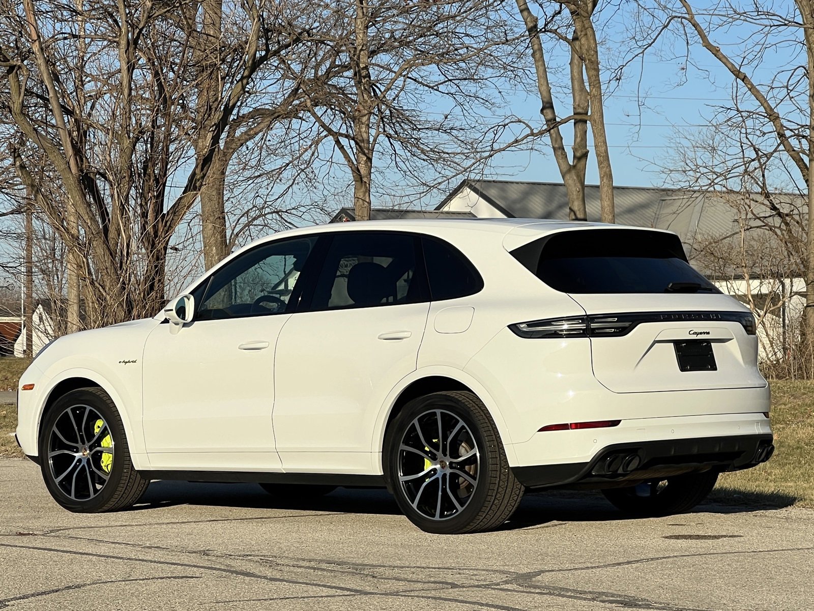 Certified 2022 Porsche Cayenne Platinum Edition image 3