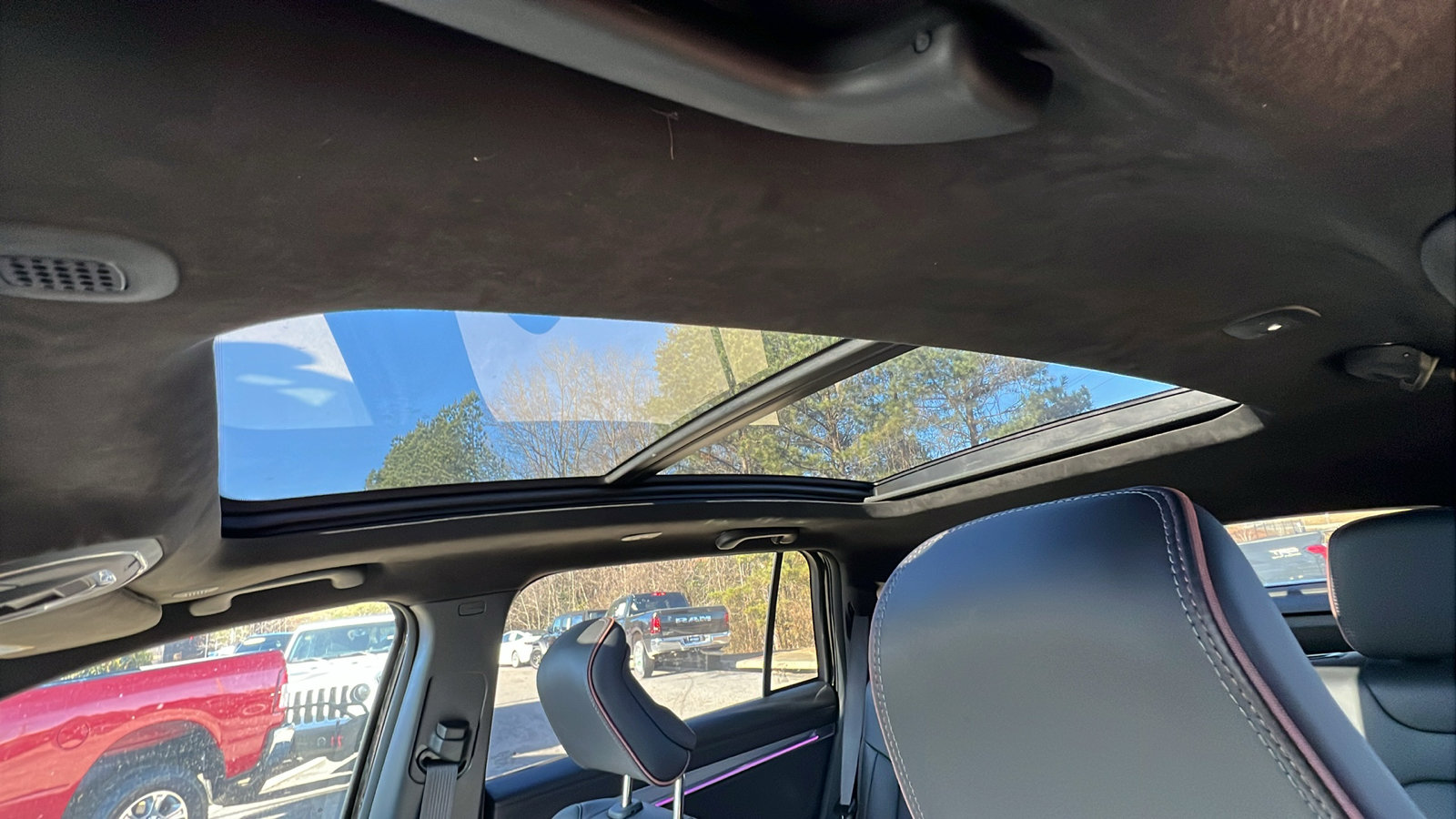 Used 2024 Jeep Wagoneer Launch Edition image 17