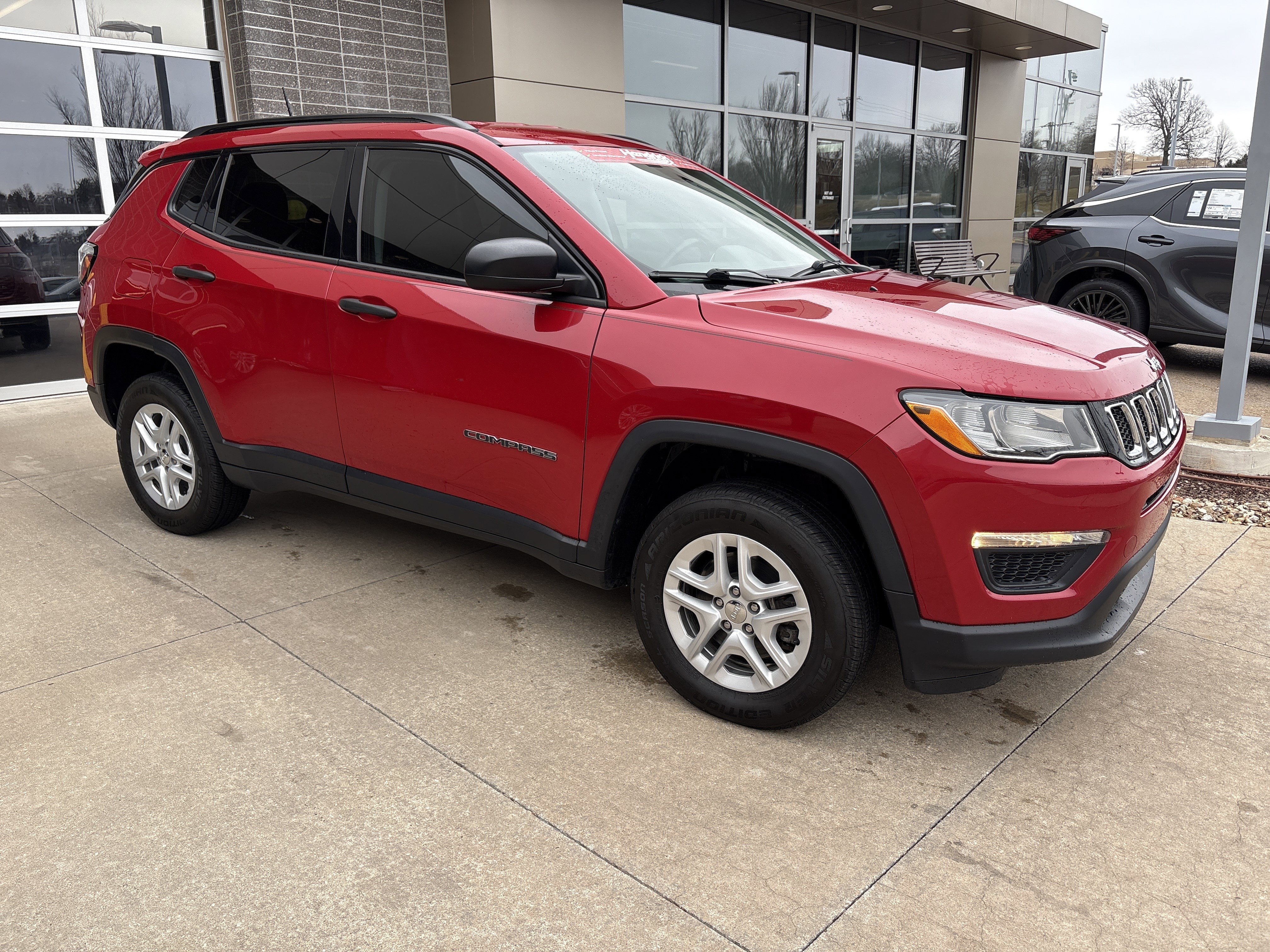 Used 2018 Jeep Compass Sport image 2