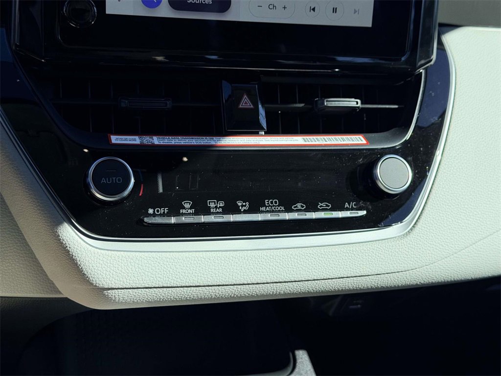 Used 2026 Toyota Corolla LE image 5