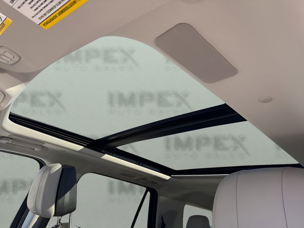 Used 2025 Lincoln Navigator L Reserve image 11