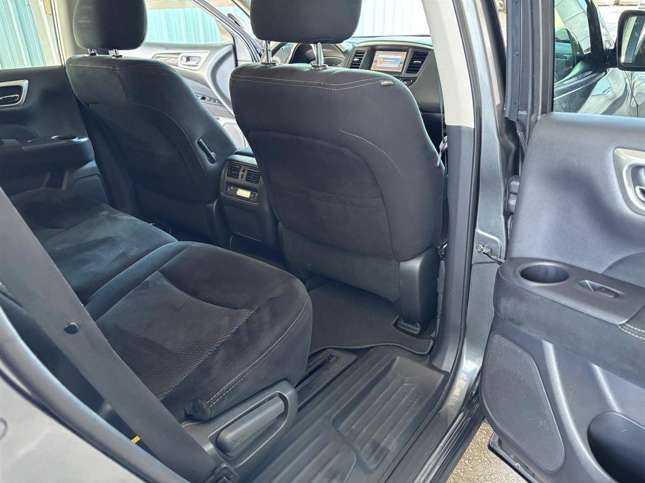 Used 2016 Nissan Pathfinder SV FWD image 12