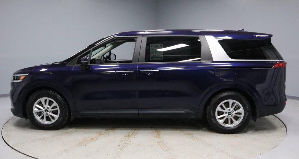 Used 2024 Kia Carnival LX image 8