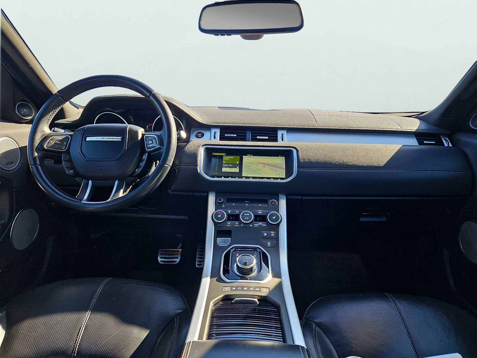 Used 2017 Land Rover Range Rover Evoque HSE Dynamic image 11