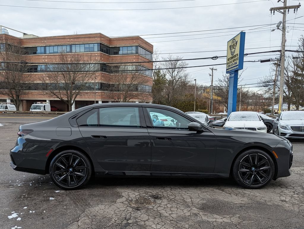Used 2023 BMW 760i xDrive AWD/4WD image 6
