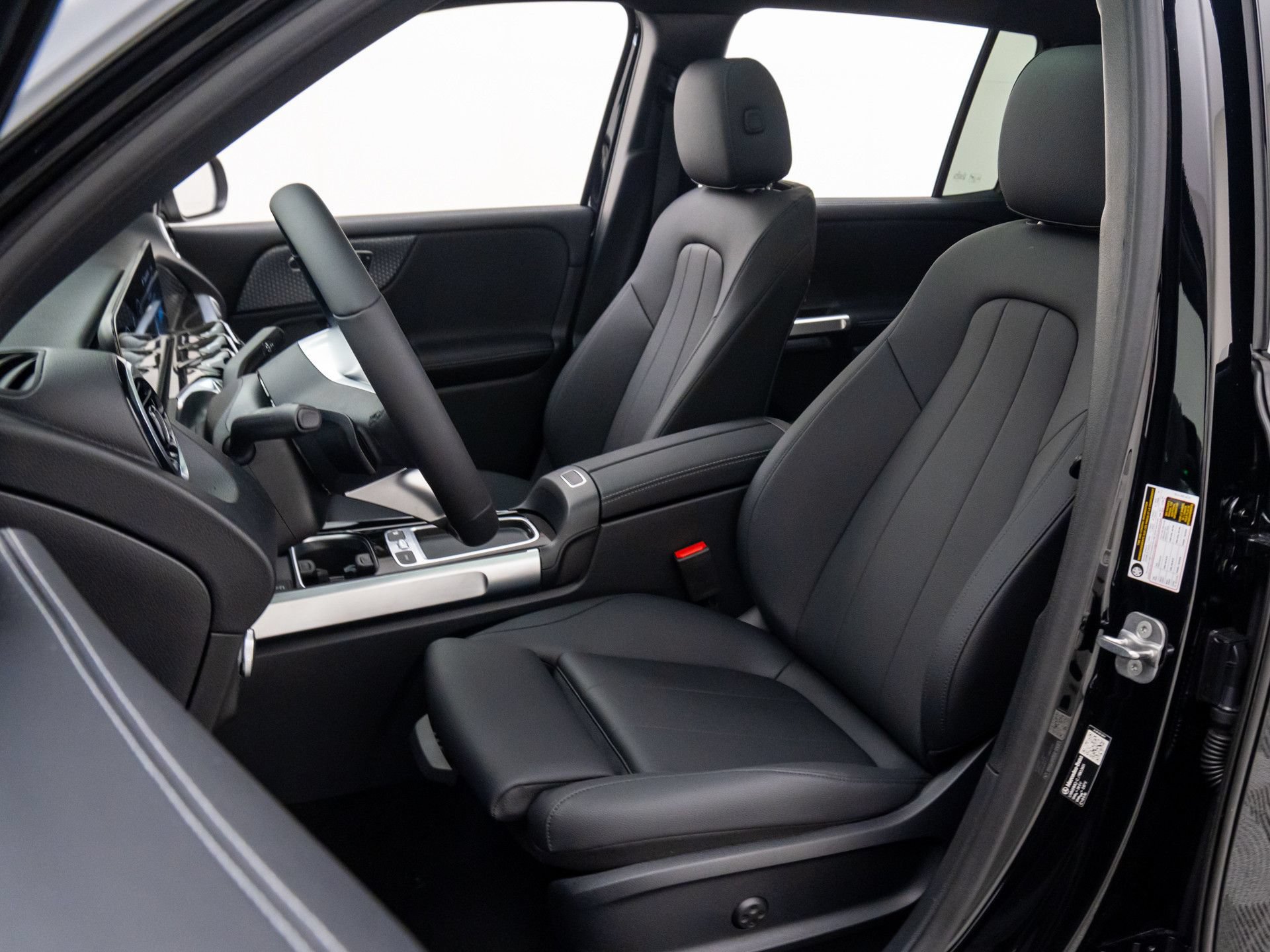 New 2026 Mercedes-Benz GLB 250 4MATIC image 16
