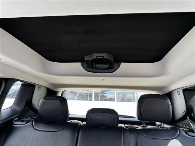 Used 2016 Jeep Renegade Latitude w/ Cold Weather Group image 19