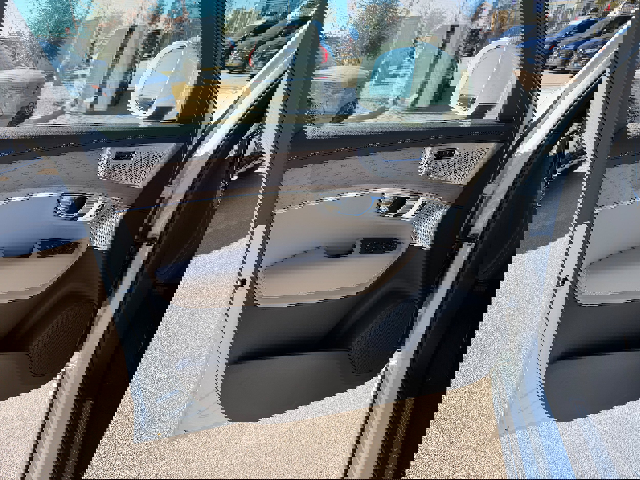 New 2026 Volvo XC90 T8 Ultra w/ Lounge Package image 19