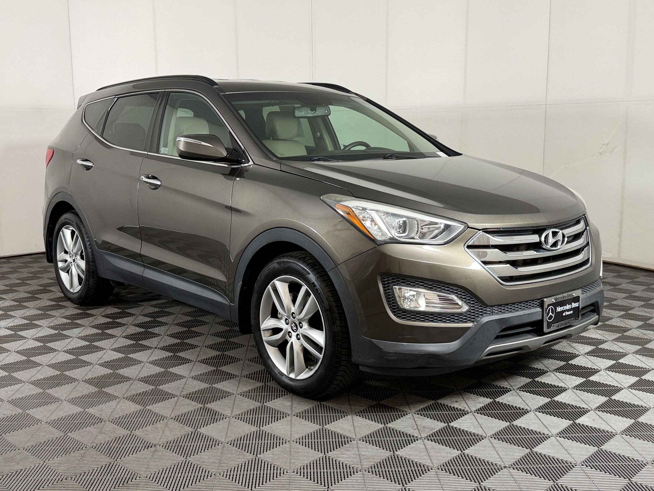Used 2014 Hyundai Santa Fe Sport 2.0T w/ Navigation Package 06 AWD/4WD image 7