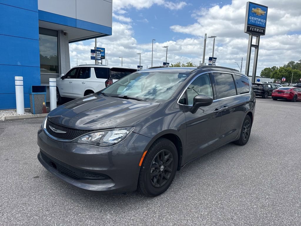 Used 2021 Chrysler Voyager Lxi FWD image 3