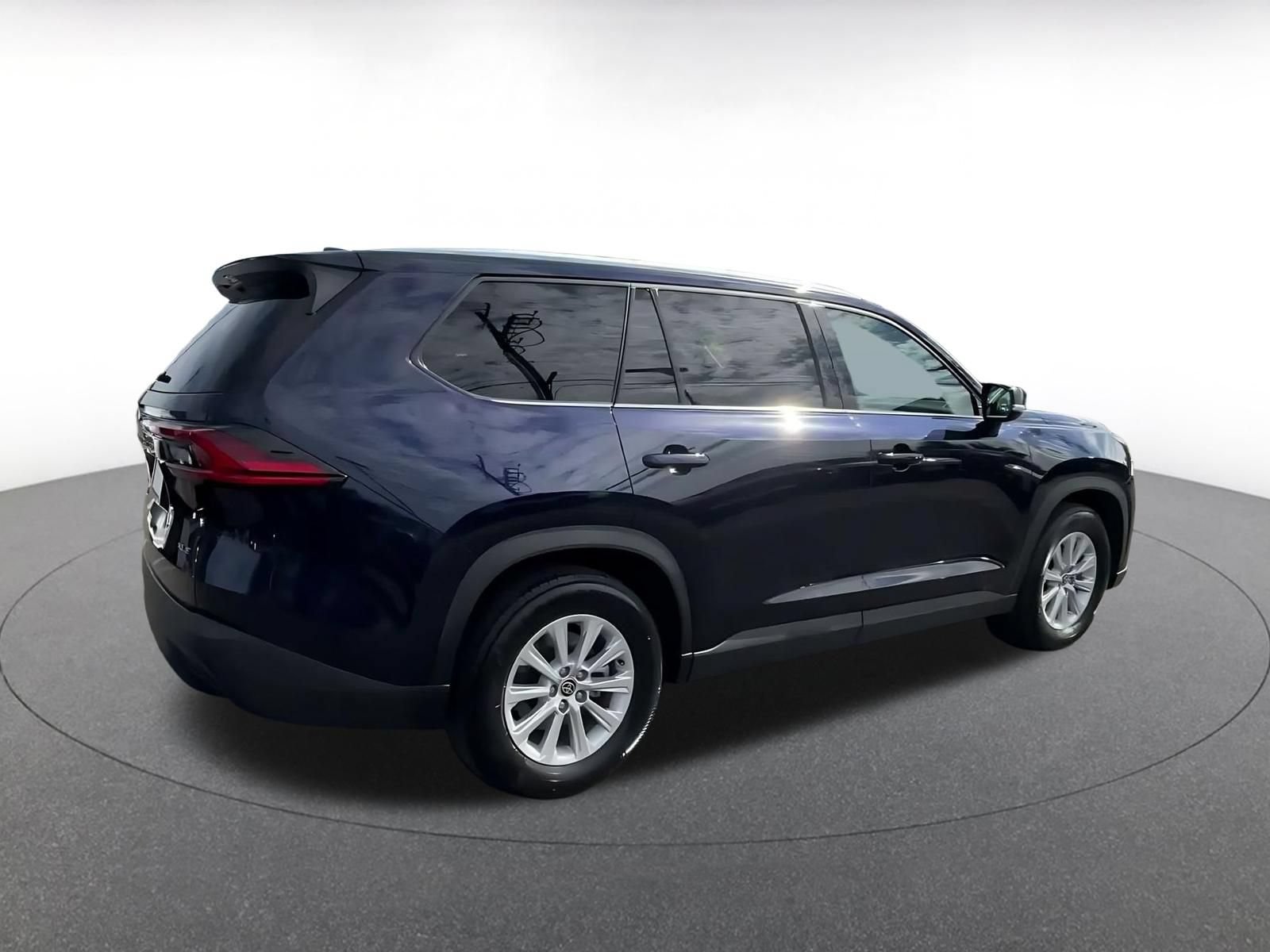 Used 2025 Toyota Grand Highlander FWD image 13