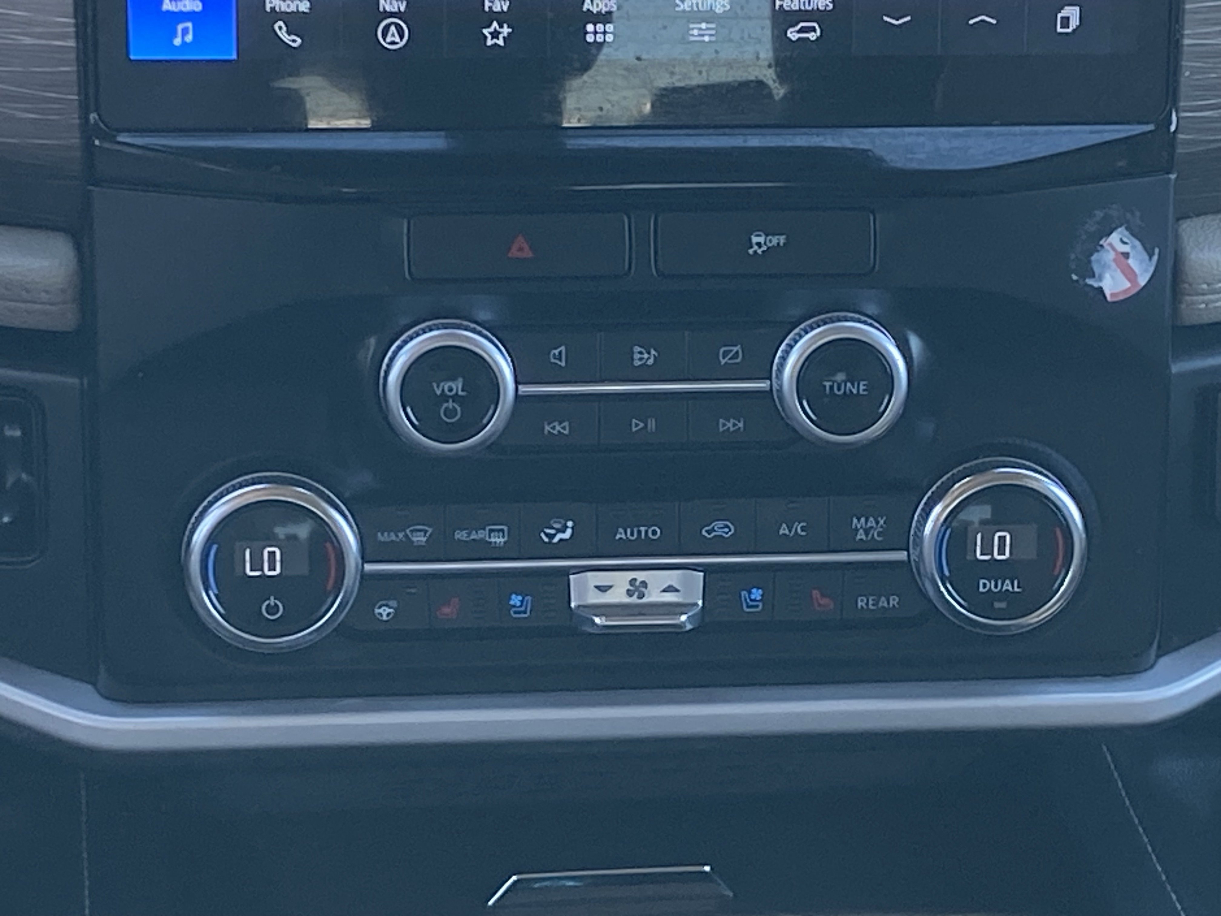 Used 2022 Ford Expedition Limited image 23