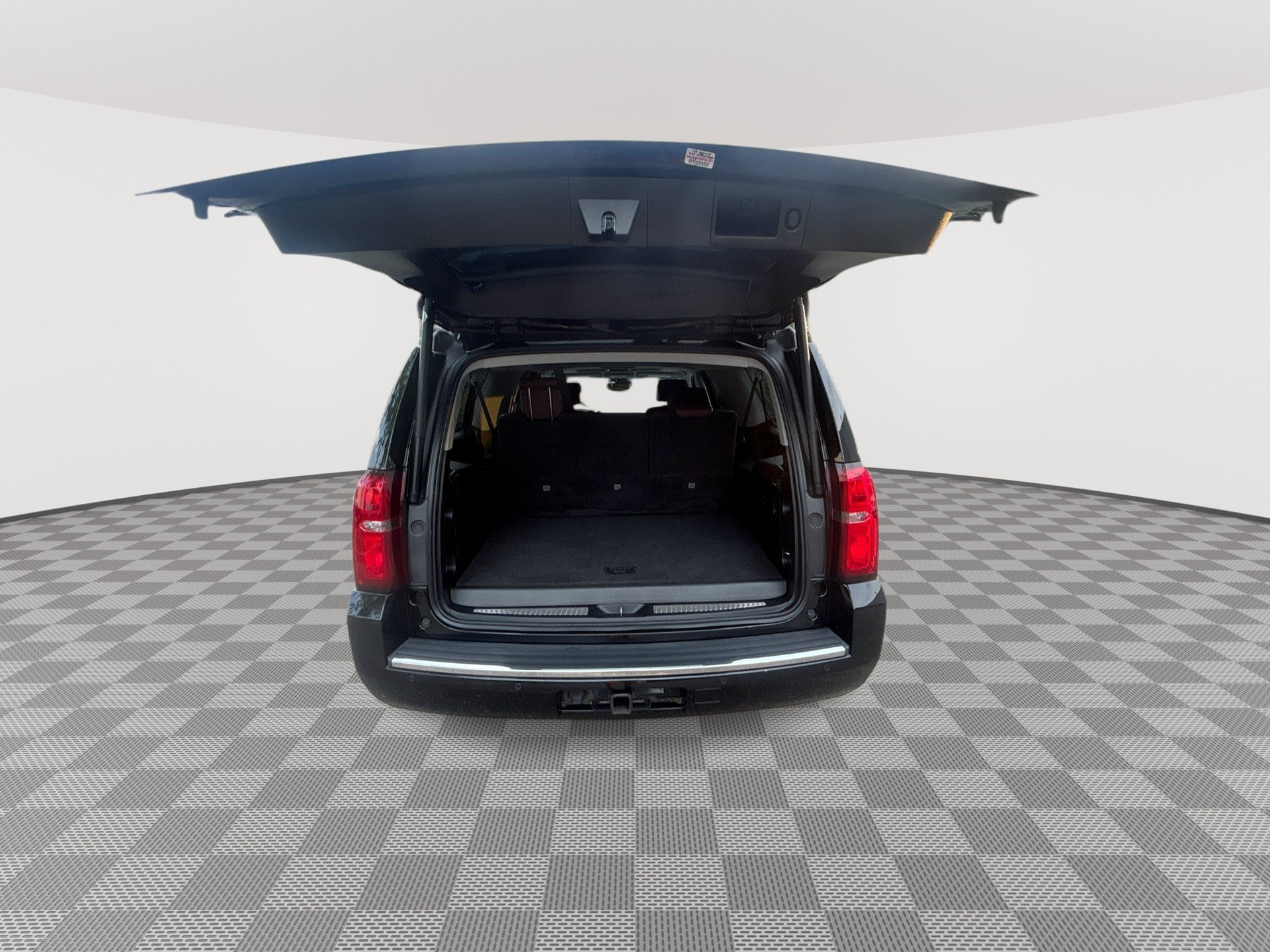 Used 2019 Chevrolet Suburban Premier w/ Premier Plus Edition AWD/4WD image 21