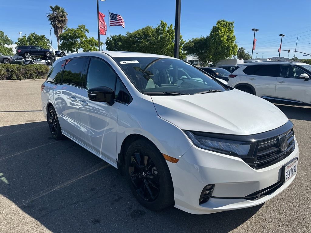 Used 2023 Honda Odyssey Sport image 1