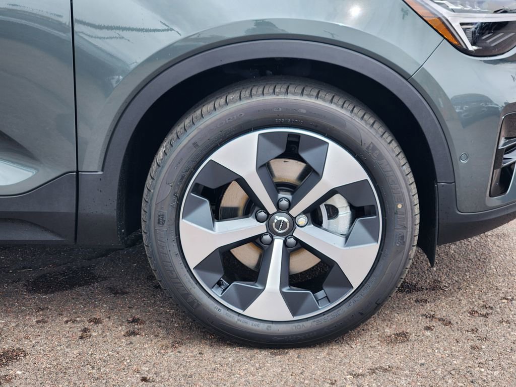 New 2026 Volvo XC40 B5 Plus w/ Protection Package Premier image 30