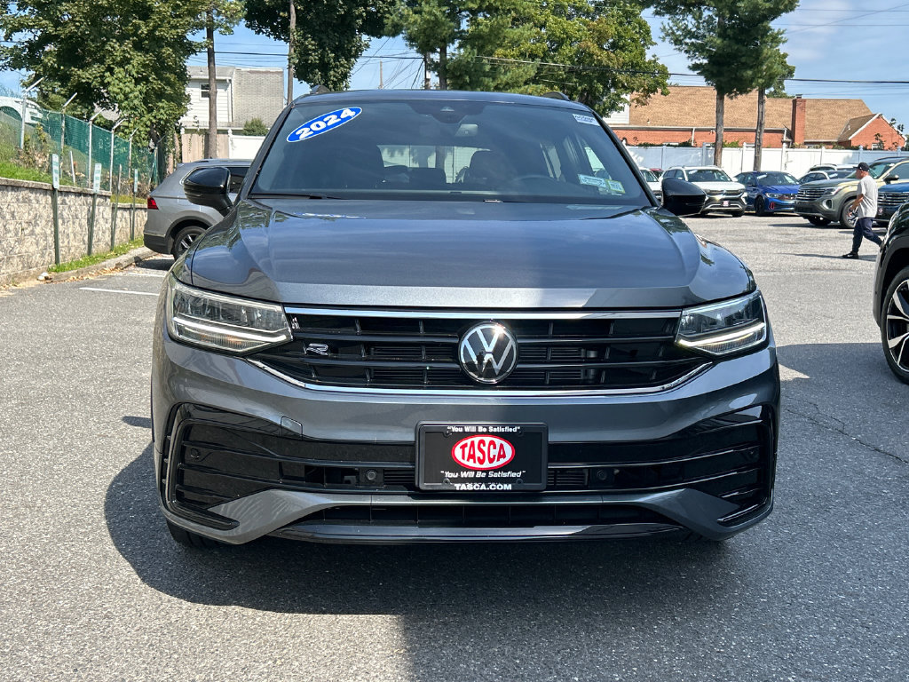 Used 2024 Volkswagen Tiguan SE R-Line AWD/4WD image 6