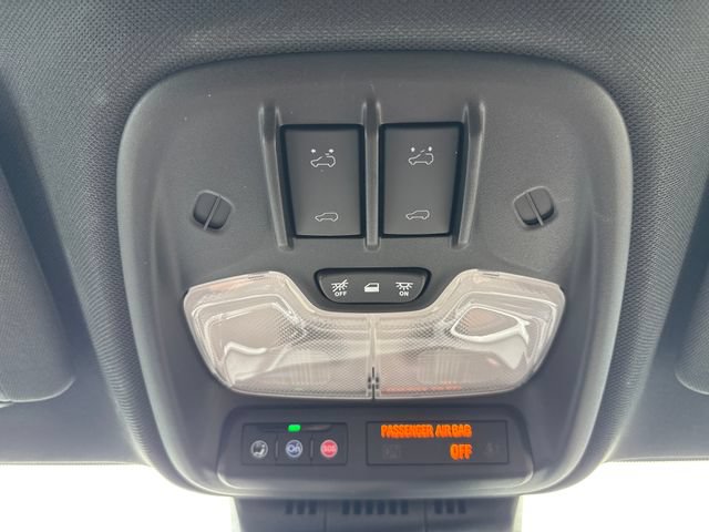 Used 2025 GMC Canyon AT4 w/ Technology Plus Package AWD/4WD image 14