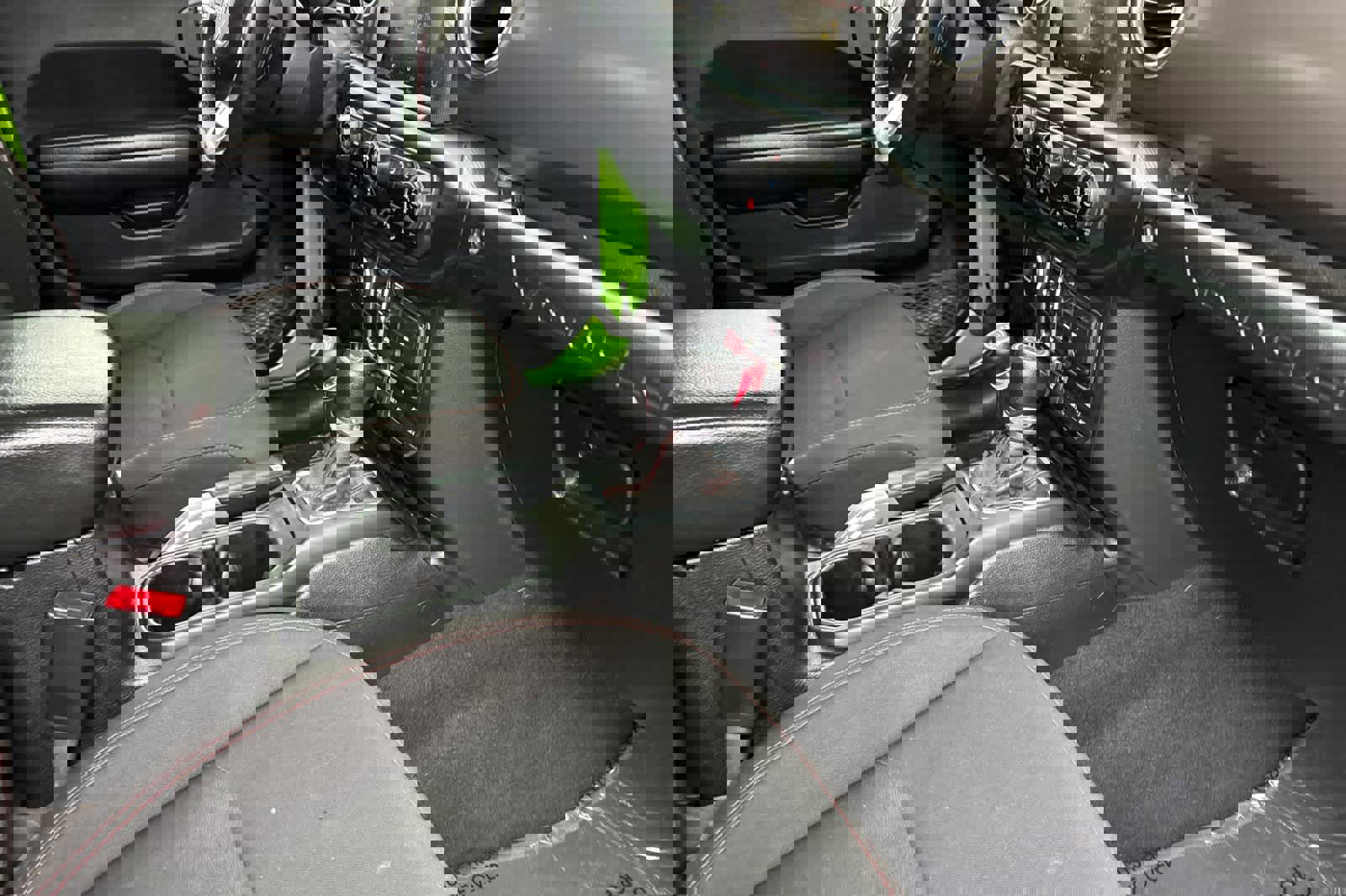 Used 2018 Jeep Wrangler Unlimited Rubicon image 17