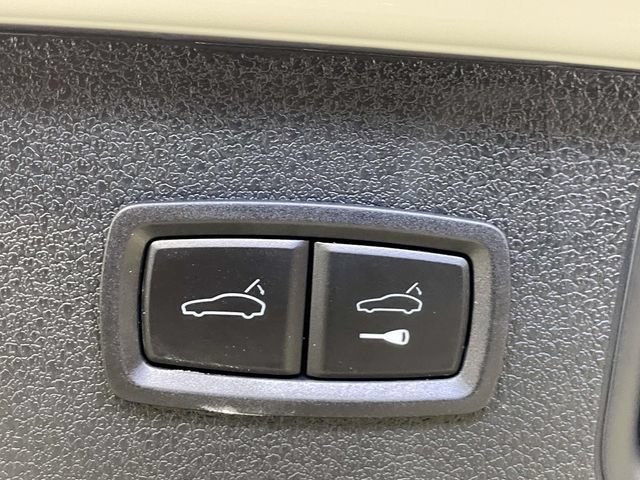 Certified 2024 Porsche Macan AWD/4WD image 21