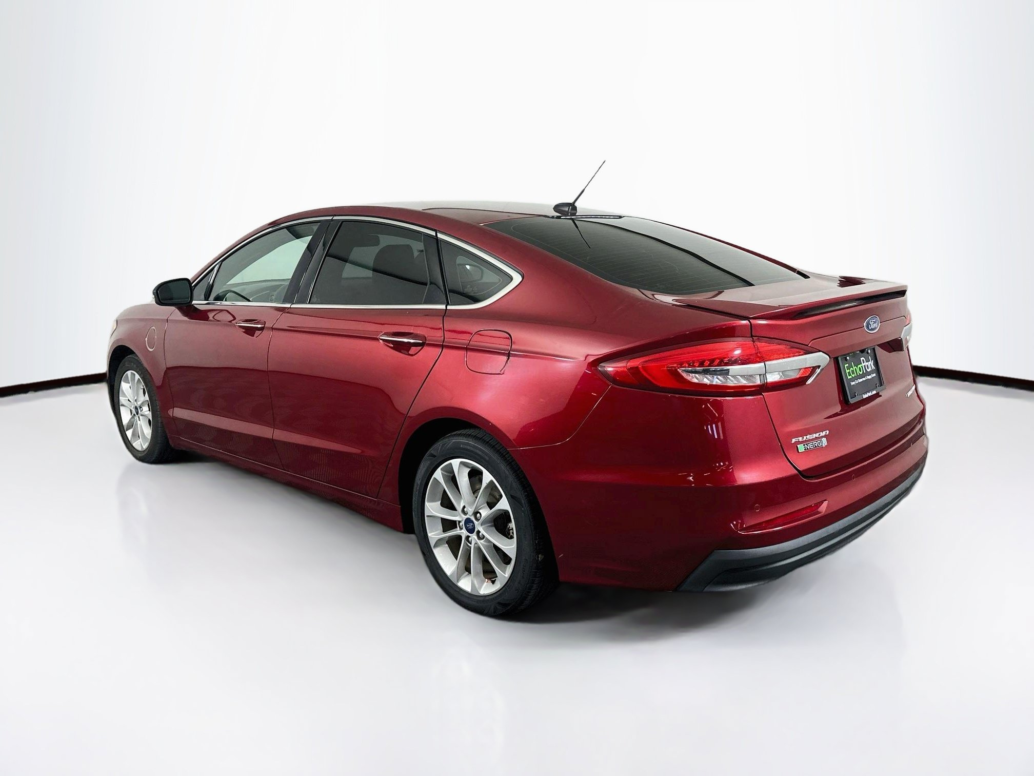 Used 2019 Ford Fusion Energi Titanium FWD image 5
