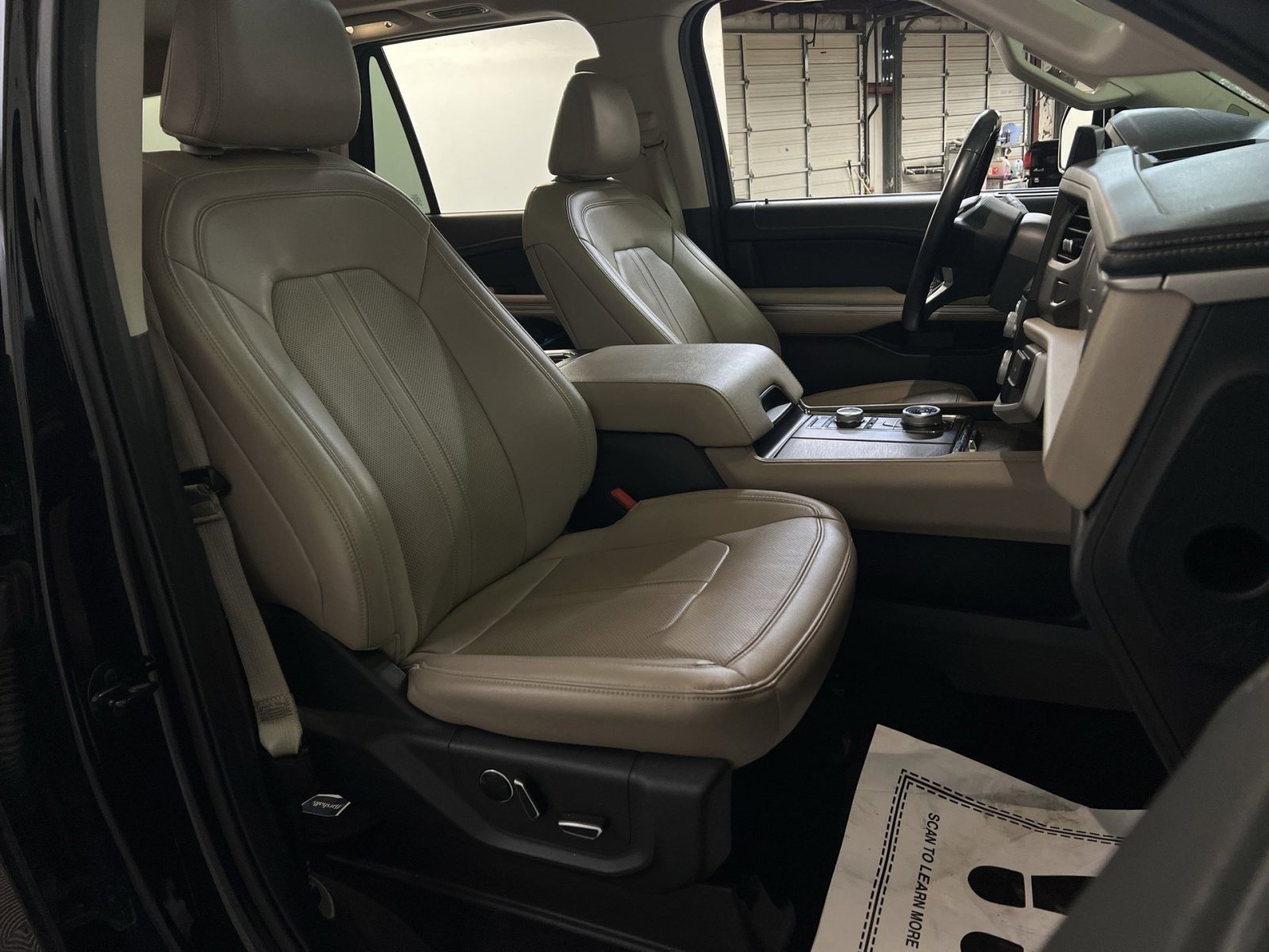 Used 2024 Ford Expedition Max Limited image 27