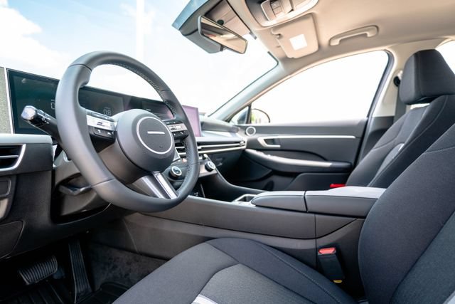New 2026 Hyundai Sonata SEL FWD image 4