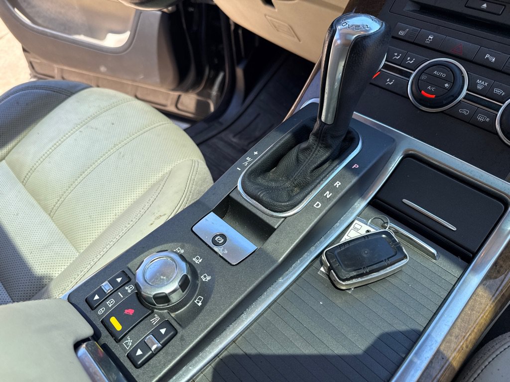 Used 2011 Land Rover Range Rover Sport HSE LUX AWD/4WD image 16
