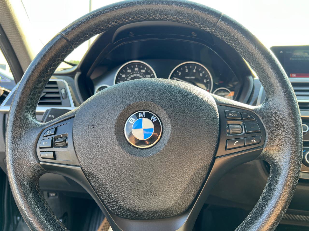 Used 2018 BMW 320i xDrive Sedan image 19