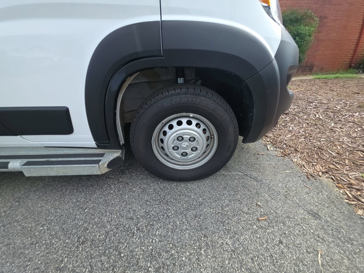 Used 2025 RAM ProMaster 2500 w/ U-Haul Equipment Group FWD image 10