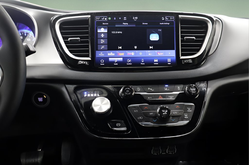 Certified 2025 Chrysler Pacifica Select FWD image 19