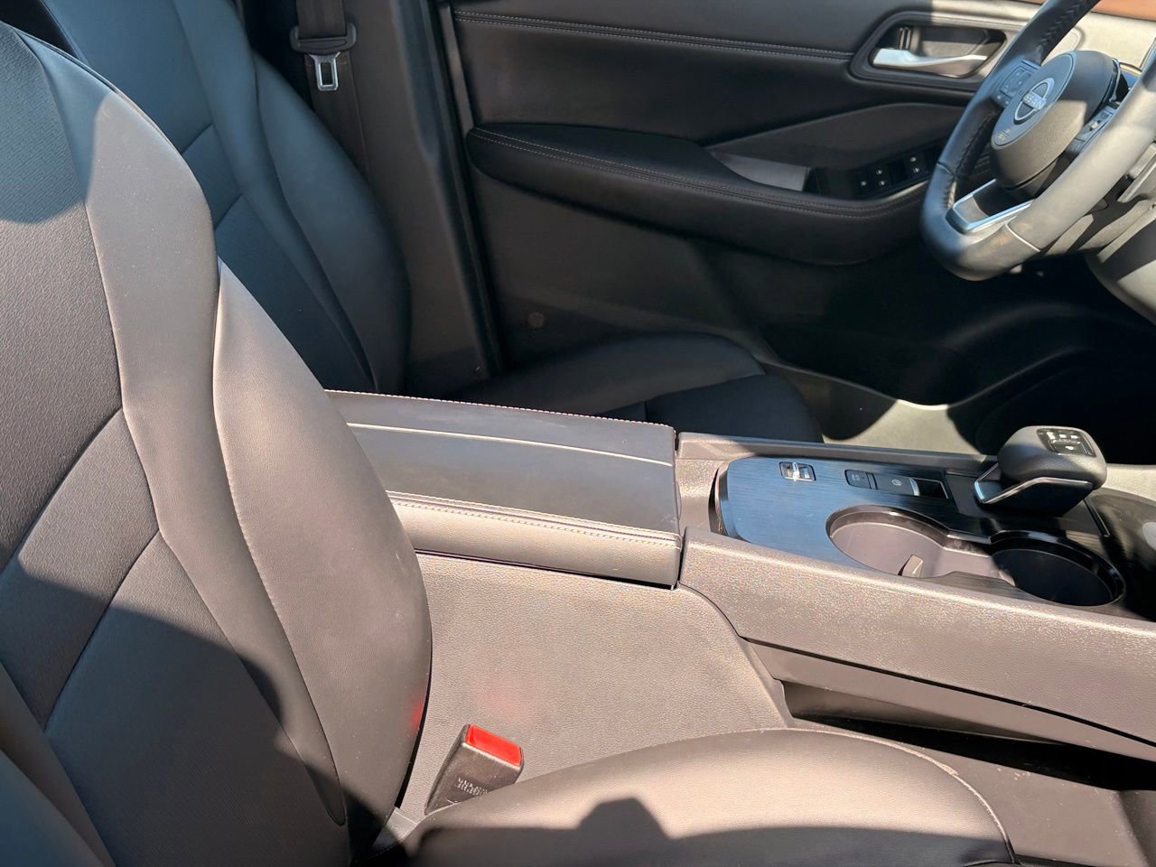 Certified 2023 Nissan Rogue SV w/ SV Premium B Package FWD image 11