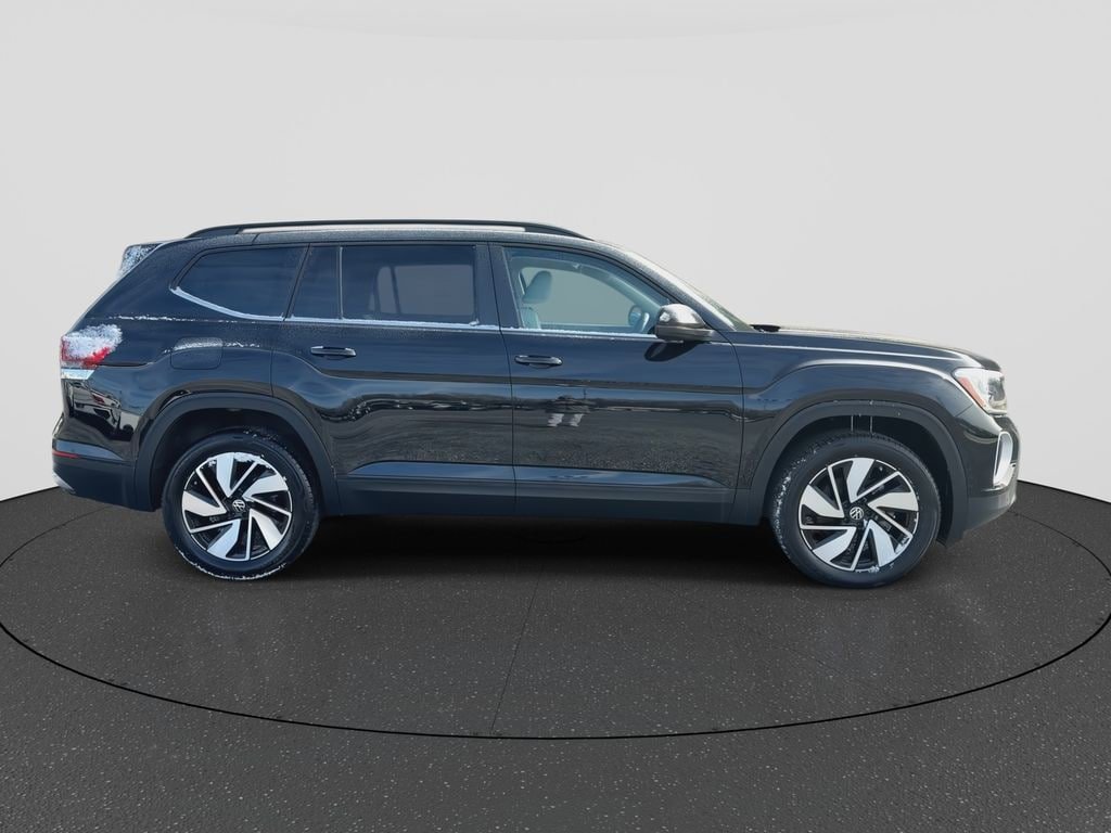 Used 2025 Volkswagen Atlas SE AWD/4WD image 9