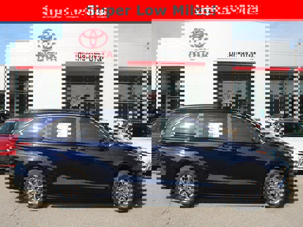 Used 2025 Toyota Sienna LE