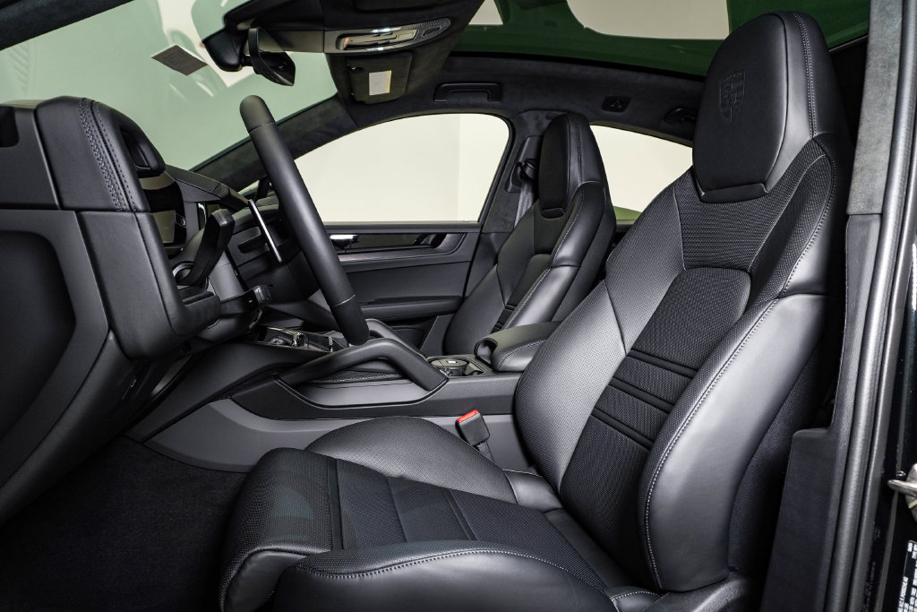 New 2026 Porsche Cayenne GTS AWD/4WD image 5